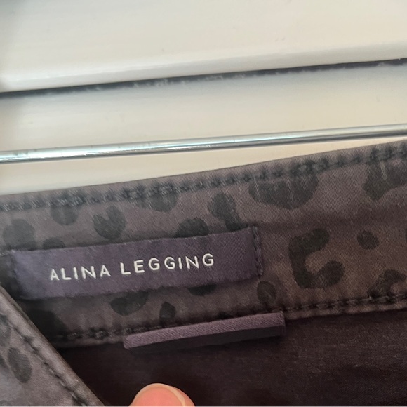 NYDJ Alina‎ Legging Leopard Print Pants - Picture 3 of 4